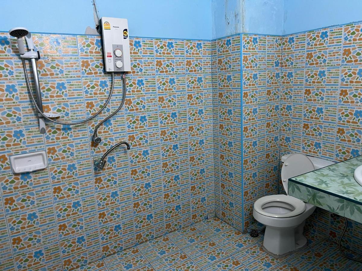 Yuri Guesthouse جومتين بيتش المظهر الخارجي الصورة
