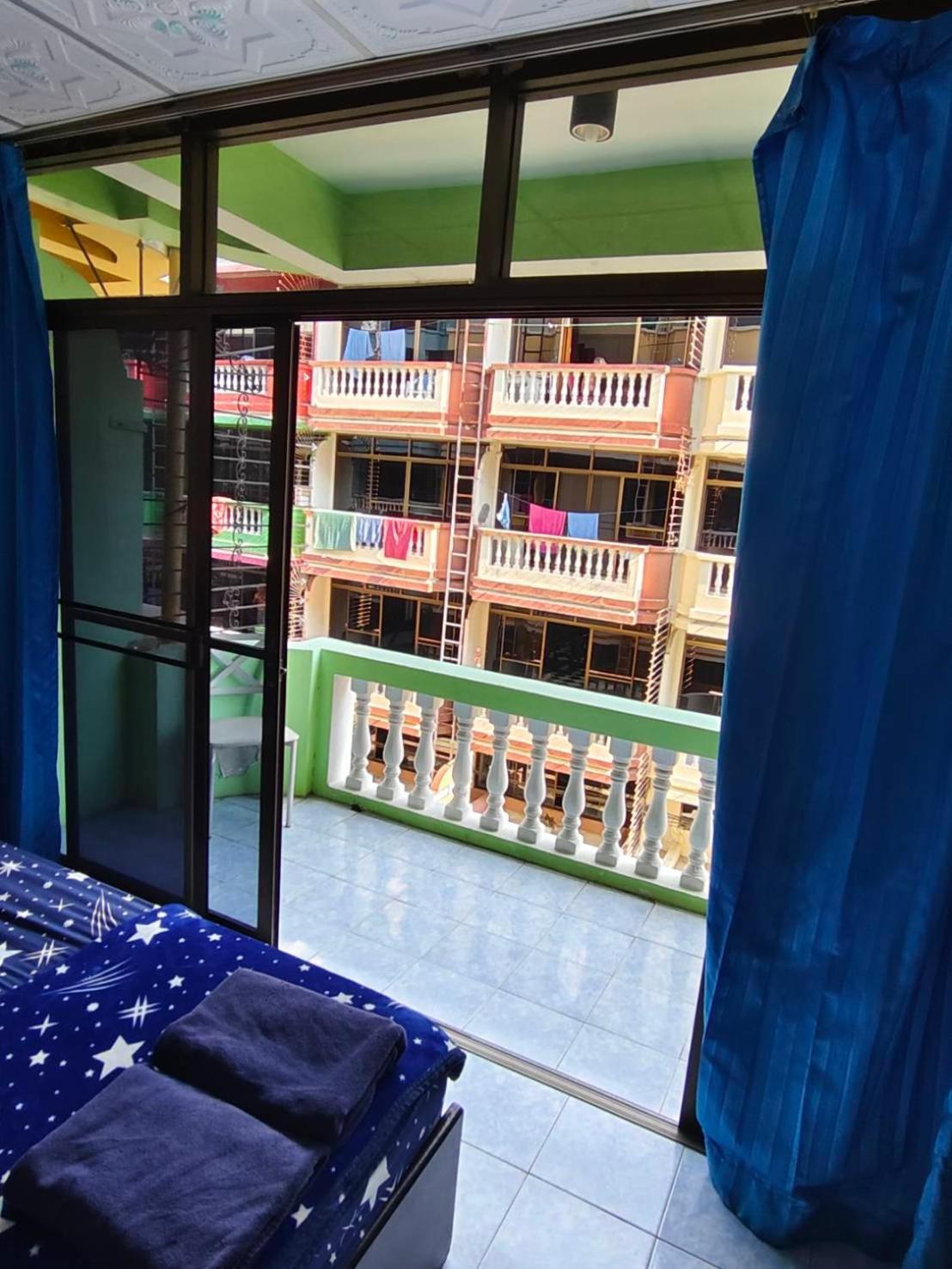 Yuri Guesthouse جومتين بيتش المظهر الخارجي الصورة